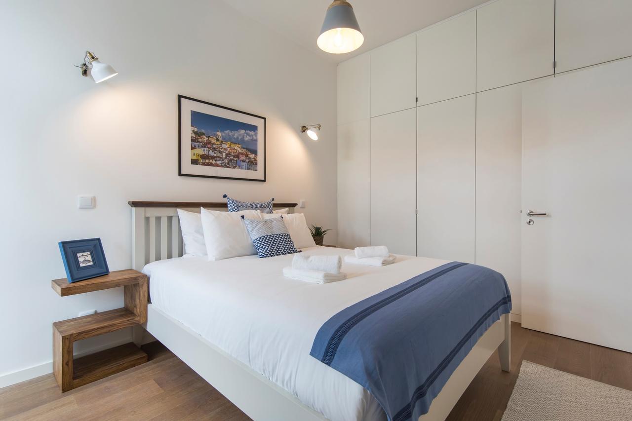 Urban Chic Apartment In The Heart Of Historic Lisbon Exterior photo